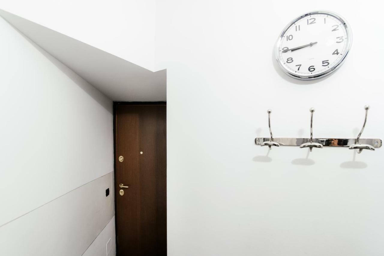 Gaia'S Home - The House Of Travelers Como Bagian luar foto